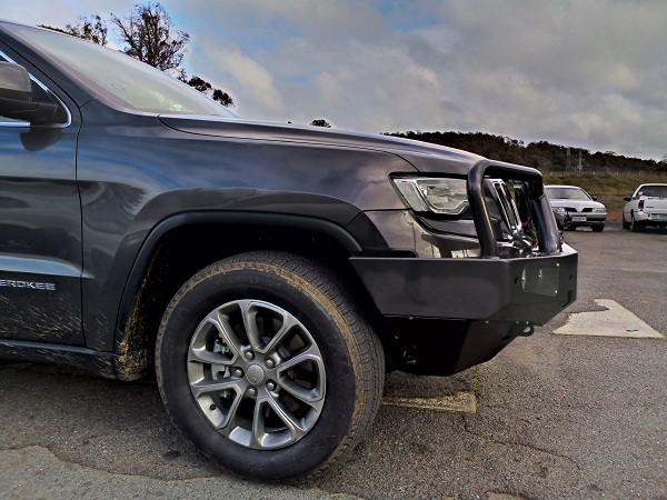 WK2 Jeep Grand Cherokee Bull bar – Classic Style - KS Overland ...