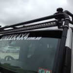 UNEEK-4X4-light_bar_mount_2__.jpg